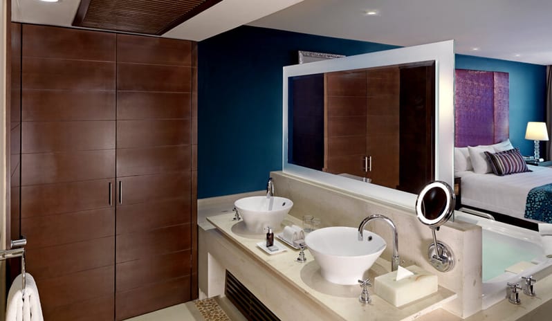 Hard Rock Hotel Cancun - Deluxe Lagoon View  Bathroom